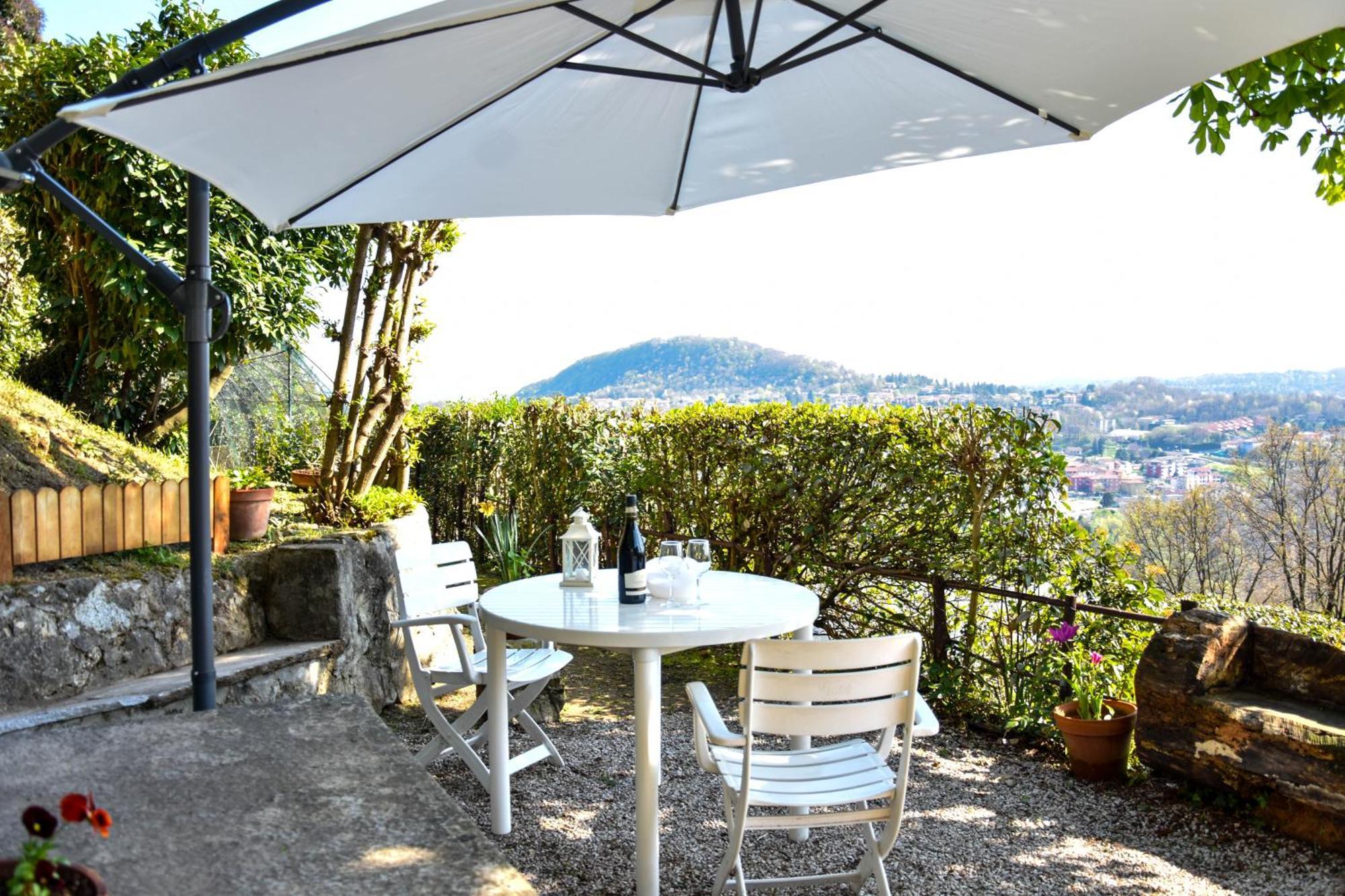 Villa Antonella, App. Vittoria Tavernerio Luaran gambar
